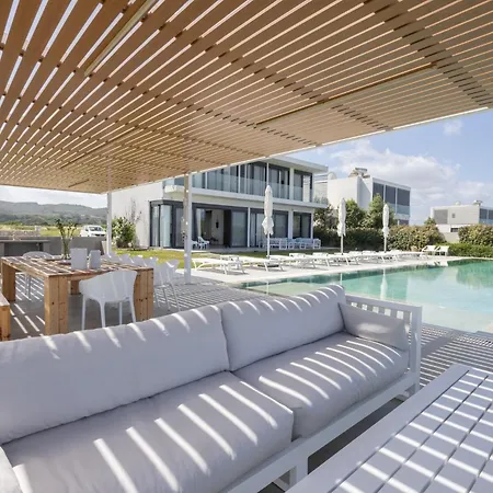 Miguel Luxury Front פאנאי