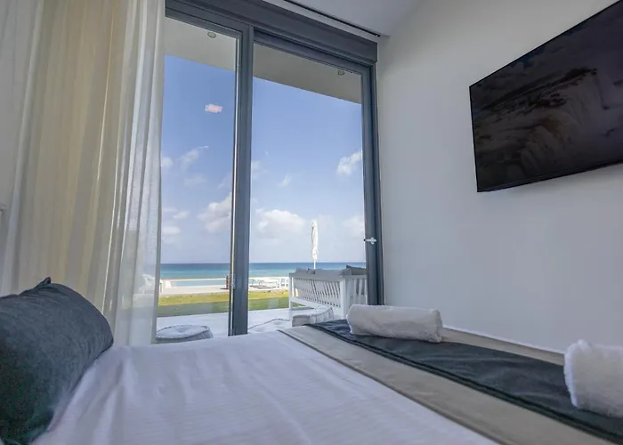 Miguel Luxury Front Villa Fánai