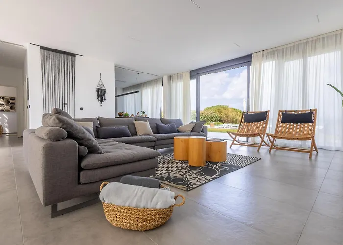 Miguel Luxury Front Villa Fánai