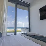 Miguel Luxury Front Villa Fánai