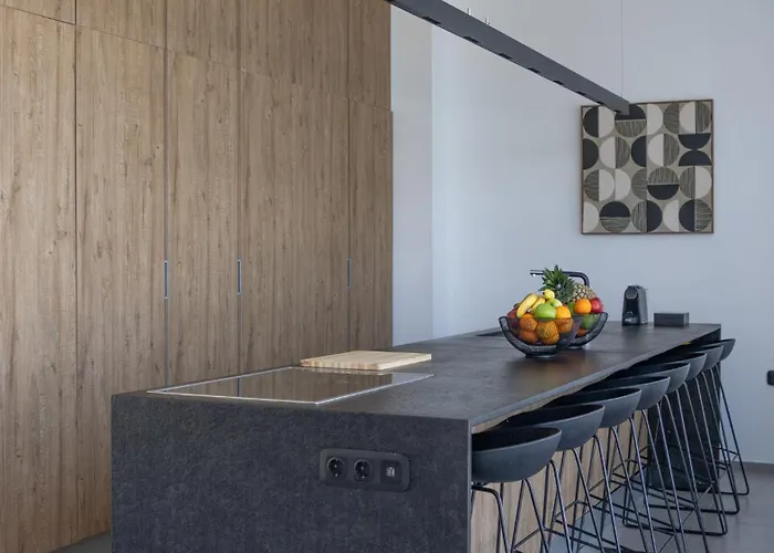 Miguel Luxury Front * פאנאי