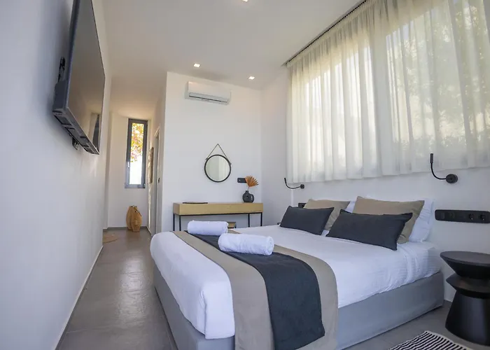 Miguel Luxury Front * פאנאי