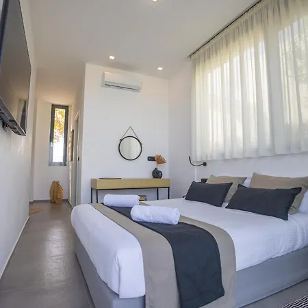 Miguel Luxury Front * Fánai